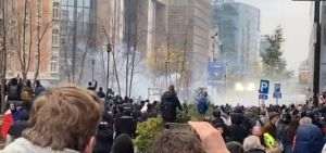 Ciocniri între manifestanţi şi poliţişti la un protest faţă de măsurile sanitare la Bruxelles